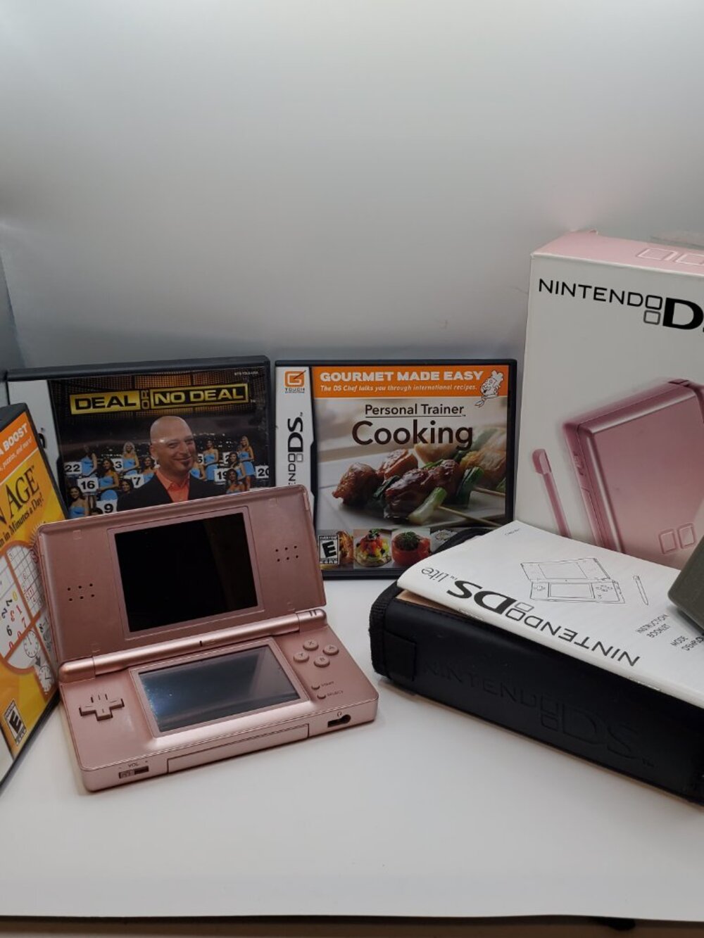 Vintage Nintendo DS Lite Pink Gaming Bundle ๐ฎ๐ - Picture 2 of 11
